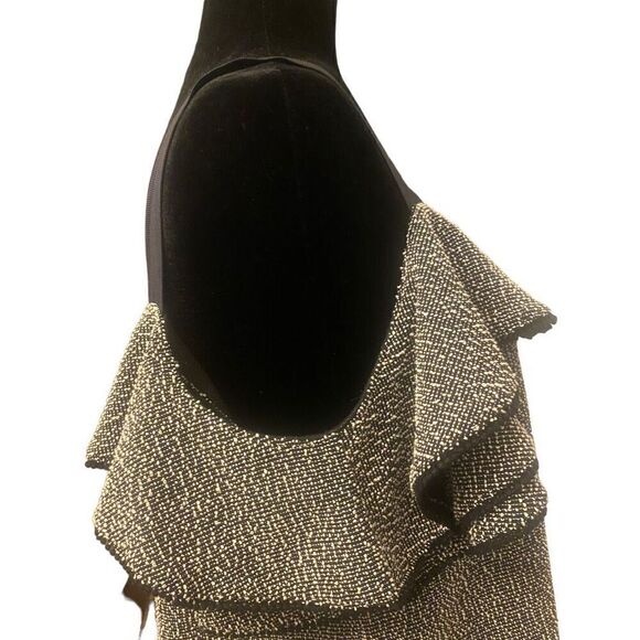 Banana Republic Textured Ruffle Sleeve Top – Size Large - Picture 7 of 11